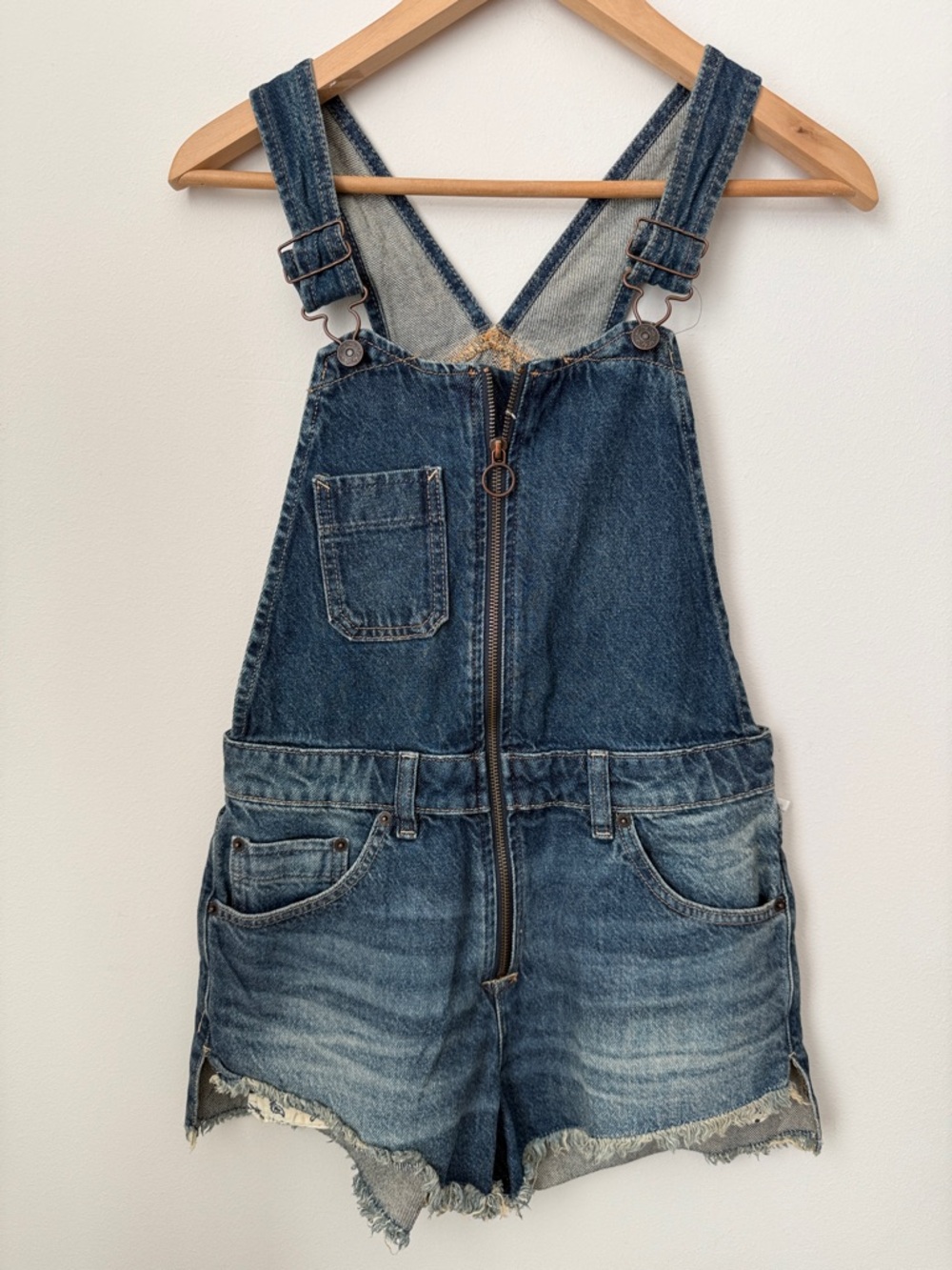 We The Free Denim Shorts
Overalls Women's Size 2 - Picture 2 of 9